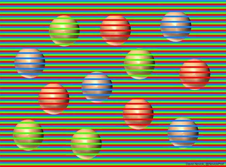 иллюзия с цветными шариками