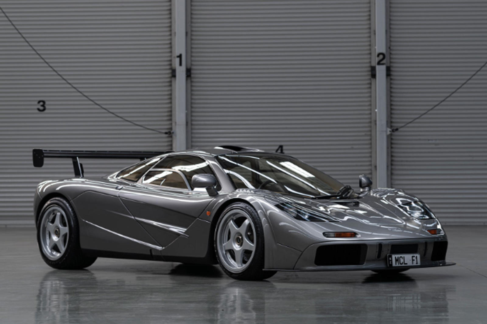 На аукционе RM Sotheby's продали McLaren F1 LM