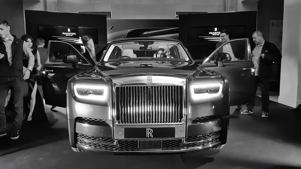 Rolls Royce Phantom фотографии