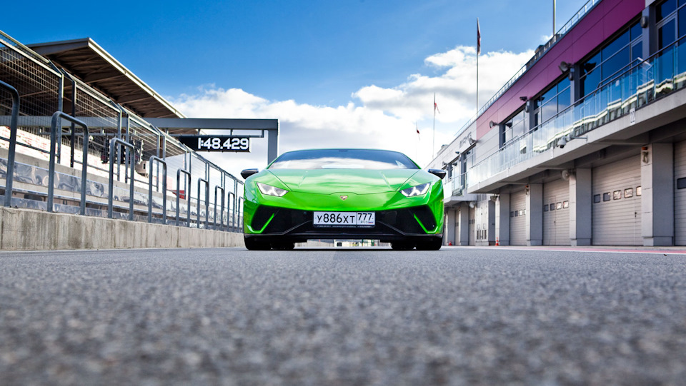 фас Lamborghini Huracan Performante