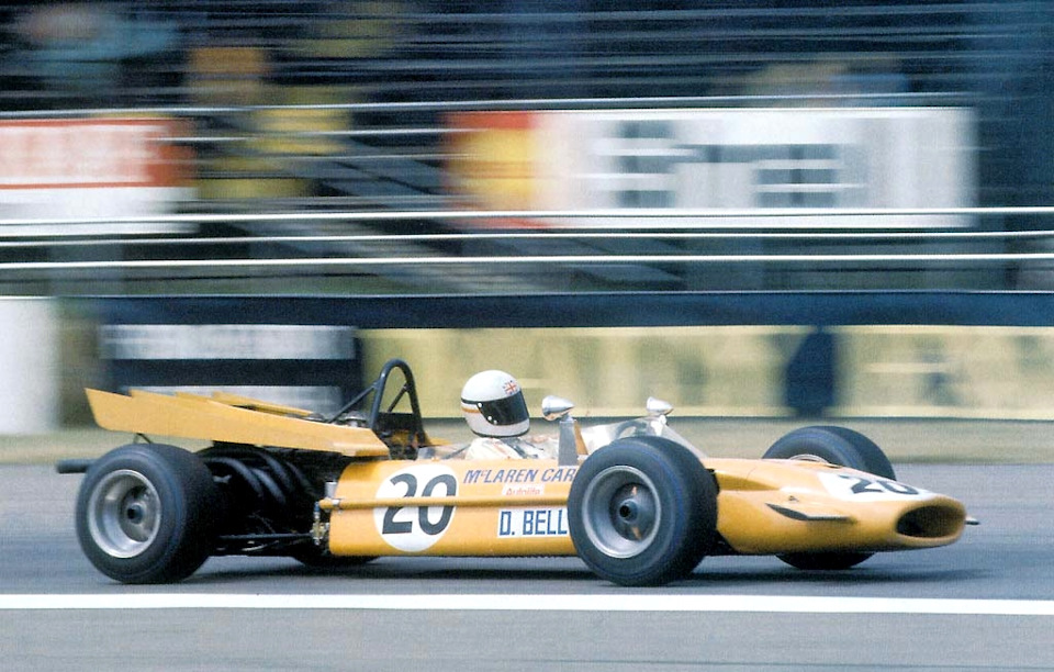 Дерек Белл на McLaren M9A на Гран При Великобритании 1969 г.