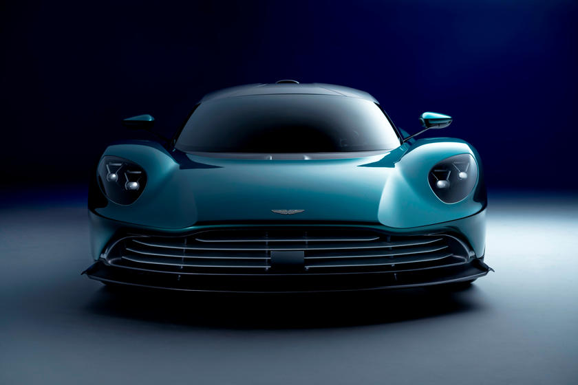 цена Aston Martin Valhalla
