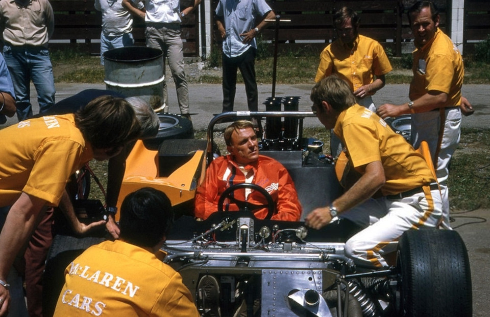 Дэн Гёрни за рулём McLaren M8D Chevrolet на первом этапе Can-Am '70 в Моспорте.
