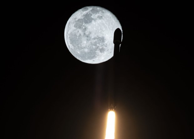 SpaceX запустила 2000-й спутник Starlink